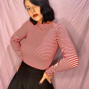 Red and white striped long sleeve. Frilly neckline & sleeves. Parisian vibes ❣️
